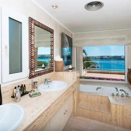 Villa Lantana -vistas Unicas Al Puerto De Mahon *